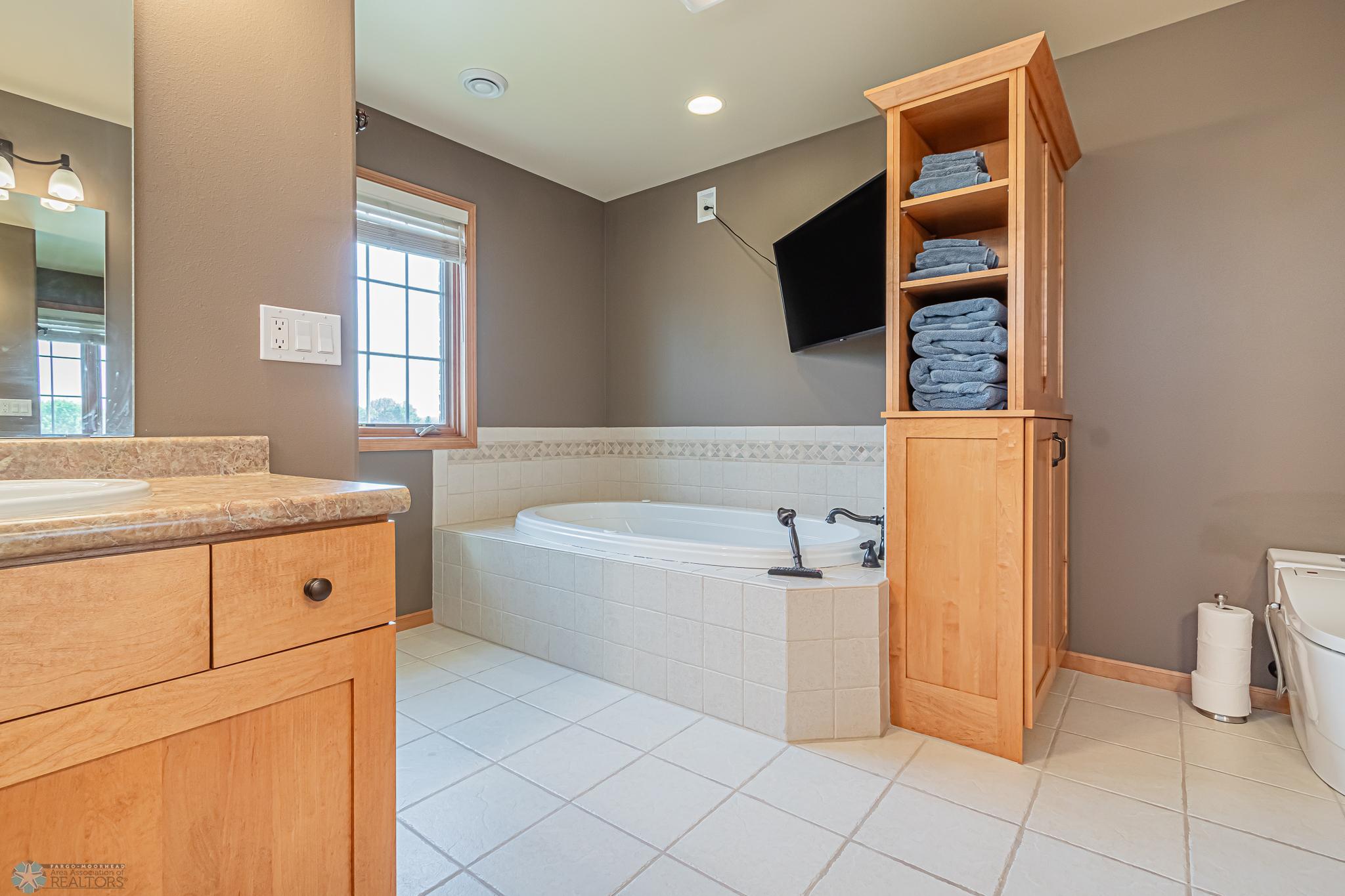2075 Rose Creek Blvd S, Fargo, ND-39.jpg