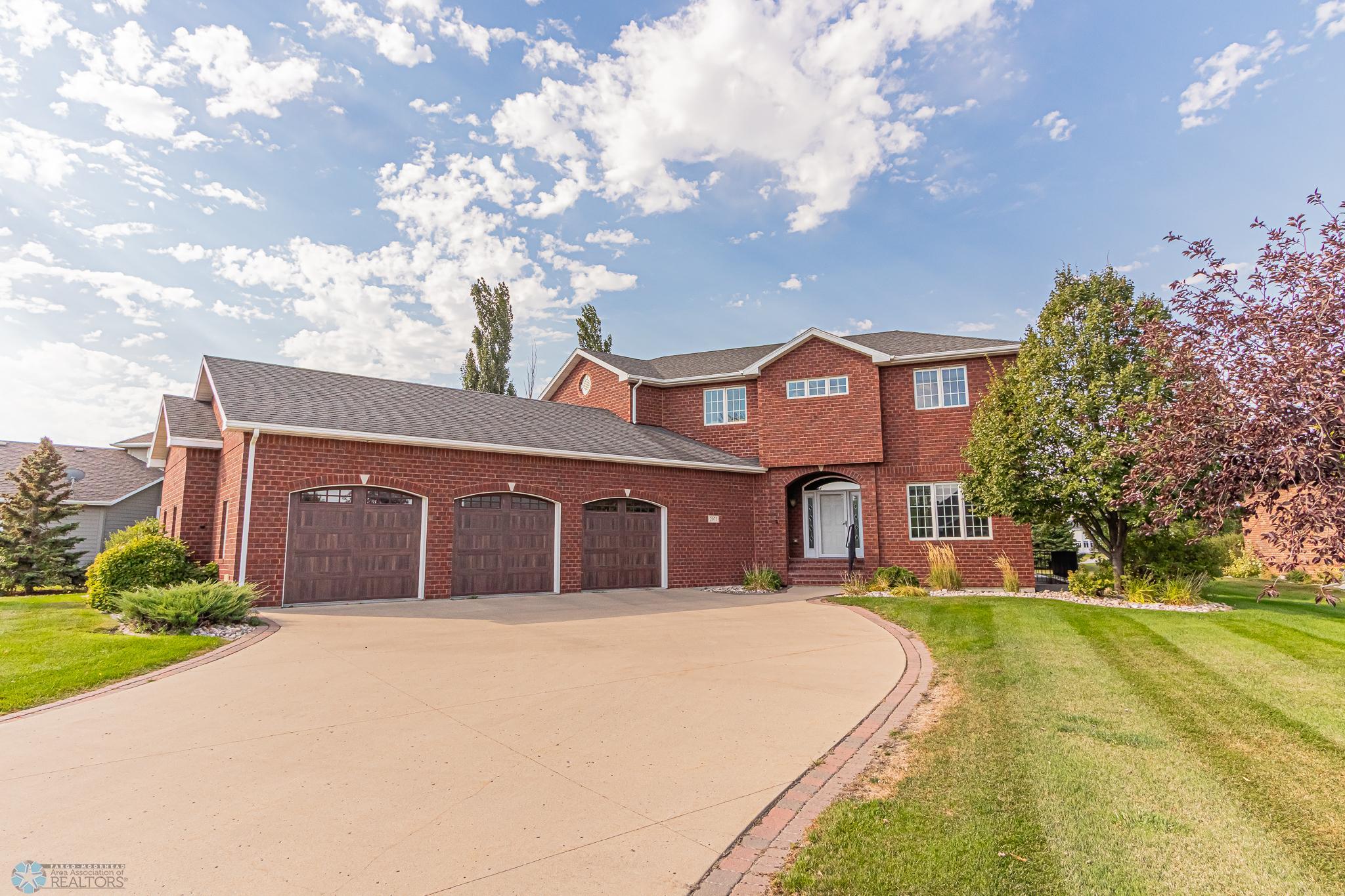 2075 Rose Creek Blvd S, Fargo, ND-16.jpg