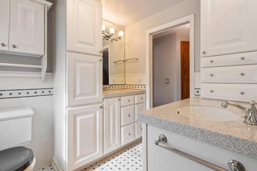 105-web-or-mls-5604_Abbott_Ave_S_Update_47_3.jpg
