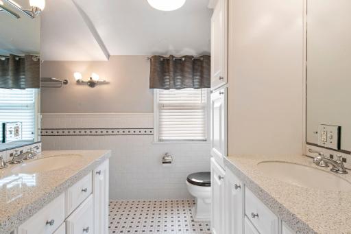 104-web-or-mls-5604_Abbott_Ave_S_Update_46_3.jpg
