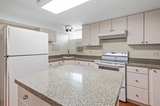 92-web-or-mls-5604_Abbott_Ave_S_Update_33_3.jpg