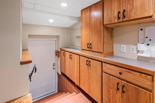 94-web-or-mls-5604_Abbott_Ave_S_Update_35_3.jpg