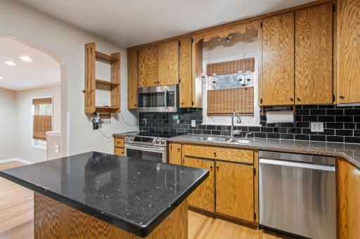 72-web-or-mls-5604_Abbott_Ave_S_Update_12_1.jpg