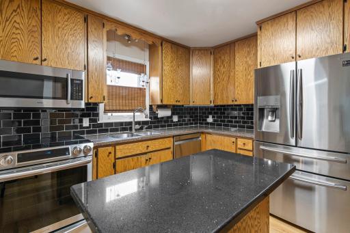 73-web-or-mls-5604_Abbott_Ave_S_Update_13_3.jpg
