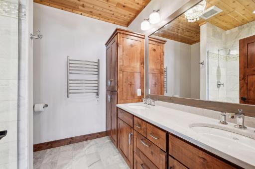 6820 French Lake Court, Faribault, MN 55021