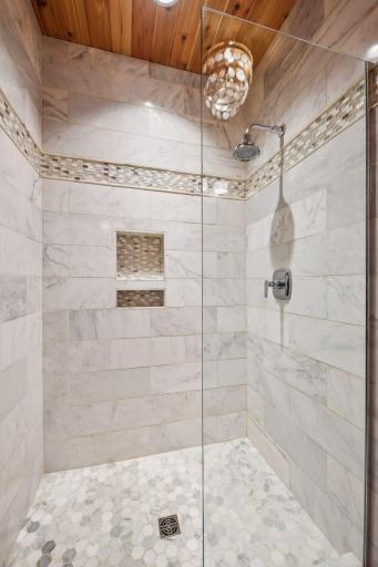 6820 French Lake Court, Faribault, MN 55021