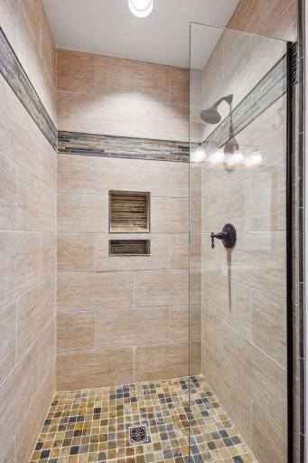 6820 French Lake Court, Faribault, MN 55021