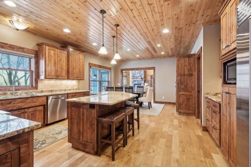6820 French Lake Court, Faribault, MN 55021