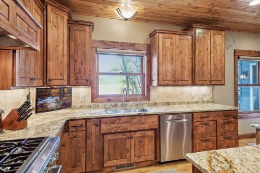 6820 French Lake Court, Faribault, MN 55021