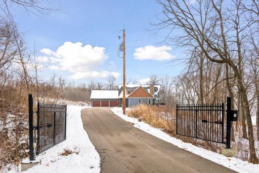 6820 French Lake Court, Faribault, MN 55021