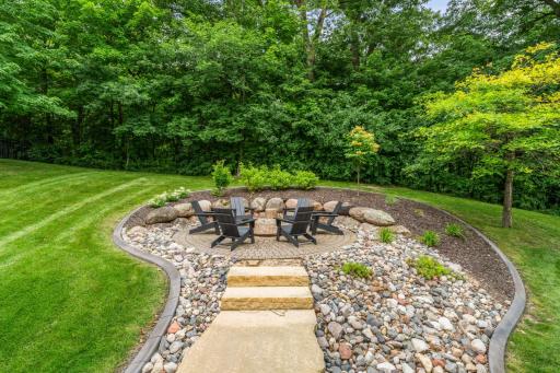 9530 Sky Lane, Eden Prairie, MN 55347