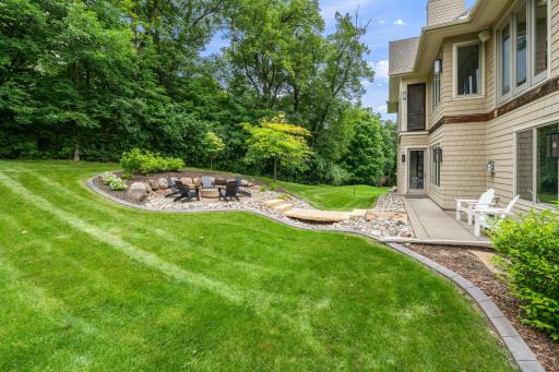 9530 Sky Lane, Eden Prairie, MN 55347