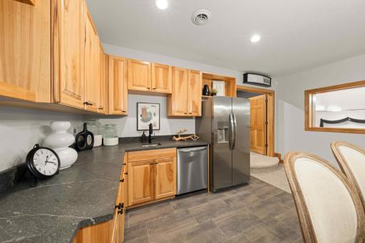 9530 Sky Lane, Eden Prairie, MN 55347