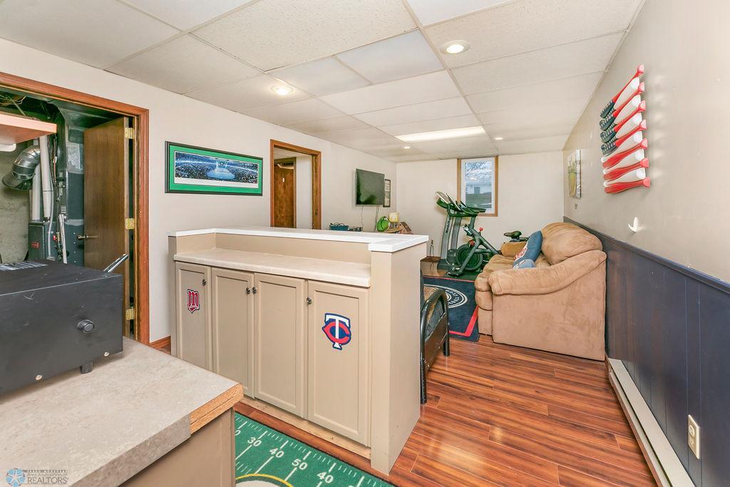 Great Dry Bar area in Family Room