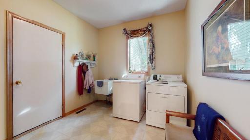 8707 Stratford Crossing, Brooklyn Park, MN 55443