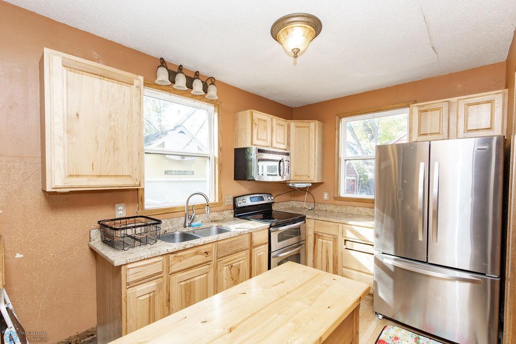 Kitchen - movable Island