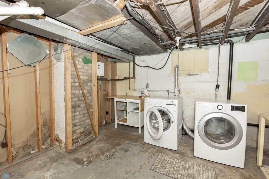 Laundry & Utility Room