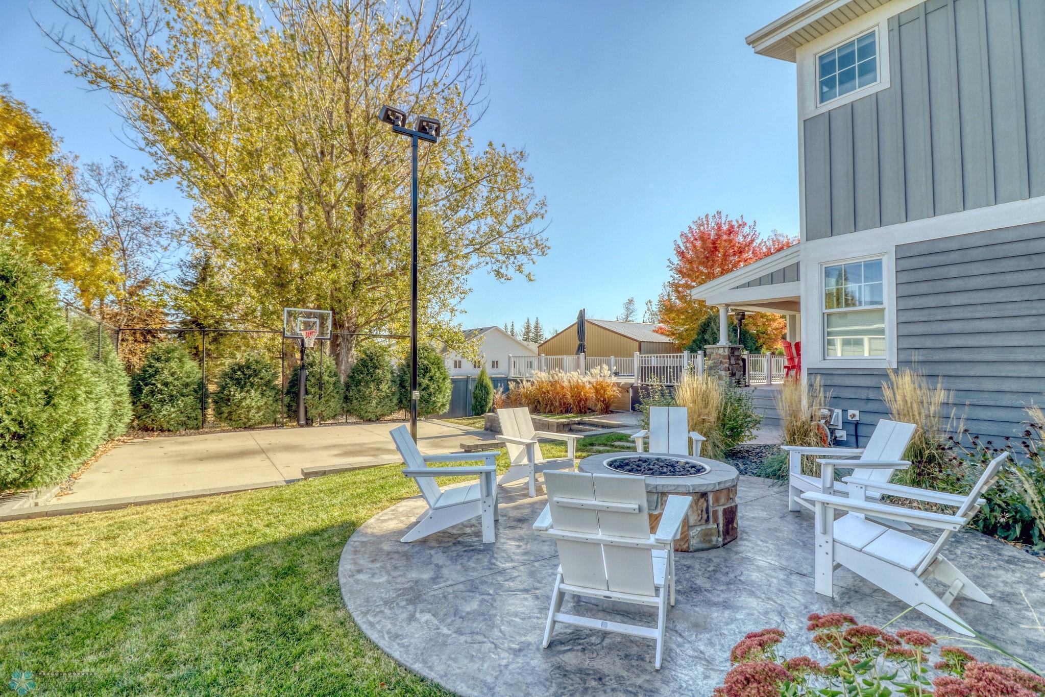 Backyard1_1.jpg