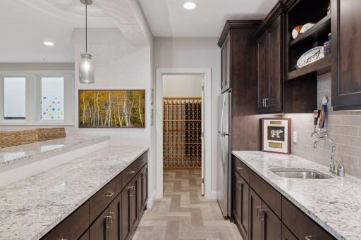 9170 Eagle Court, Chanhassen, MN 55317