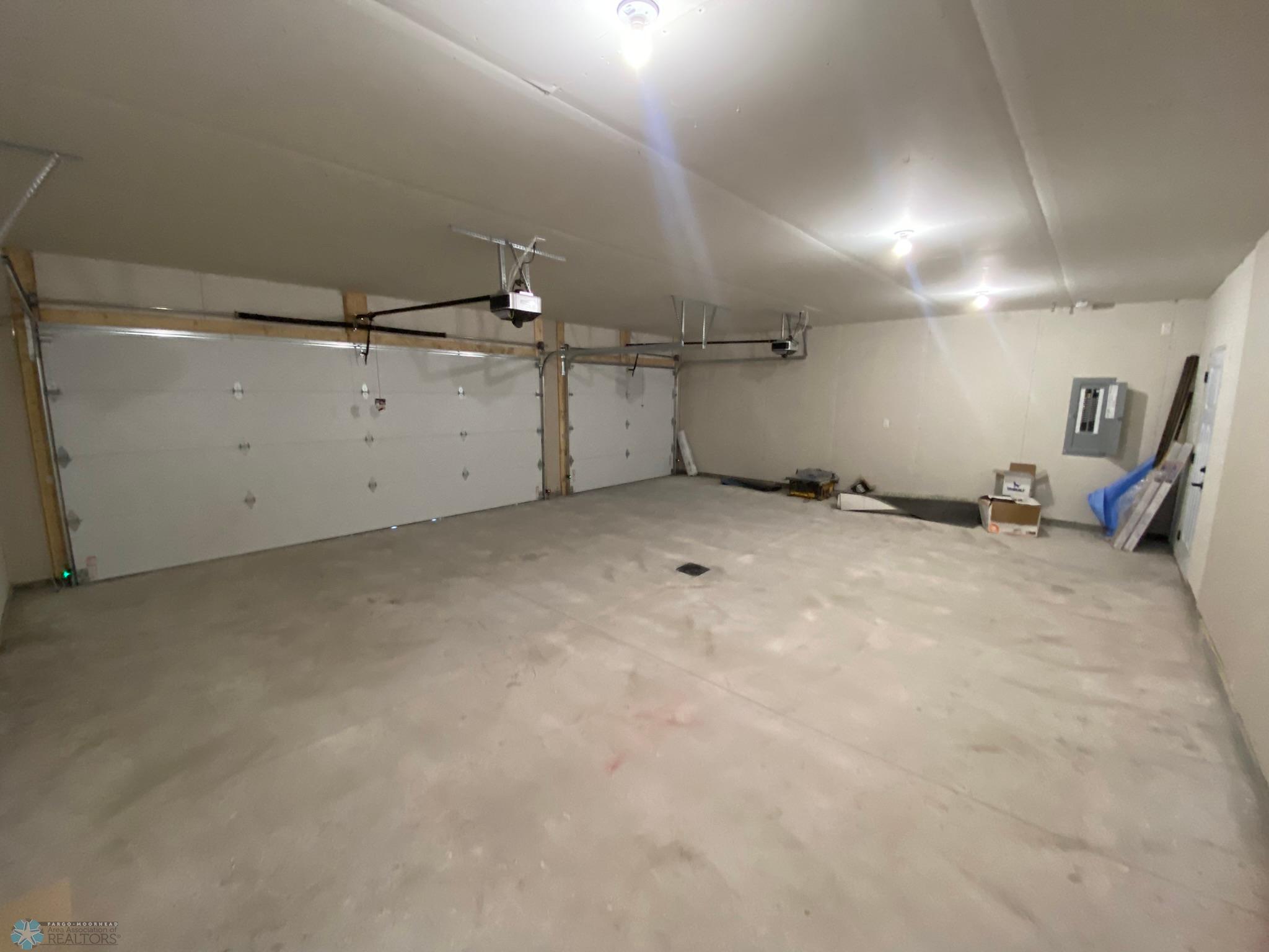 Fully Insulated Garage w/Drain