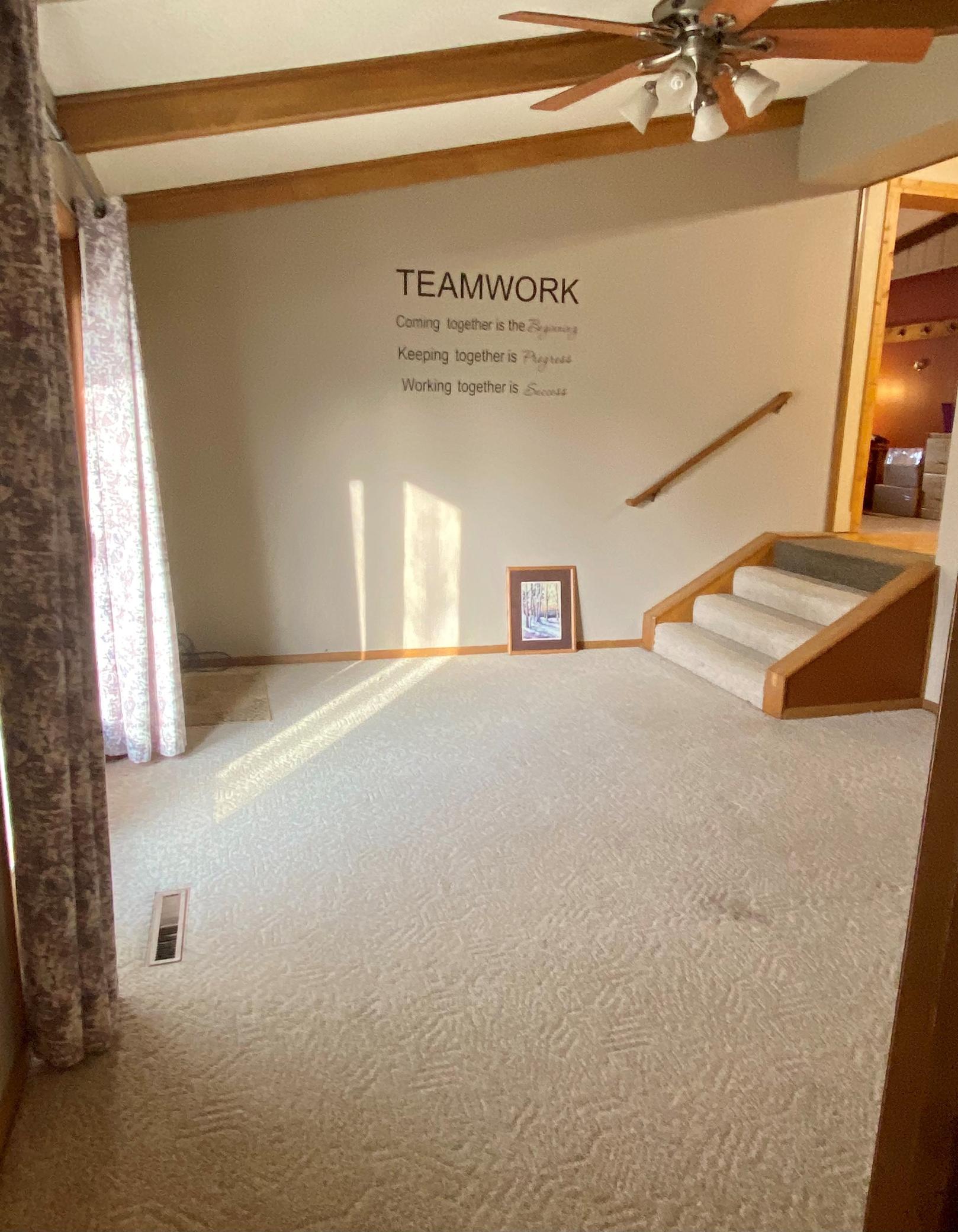 middle room/conference room
