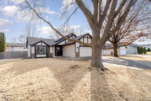 9536 Minnesota Lane N, Maple Grove, MN 55369
