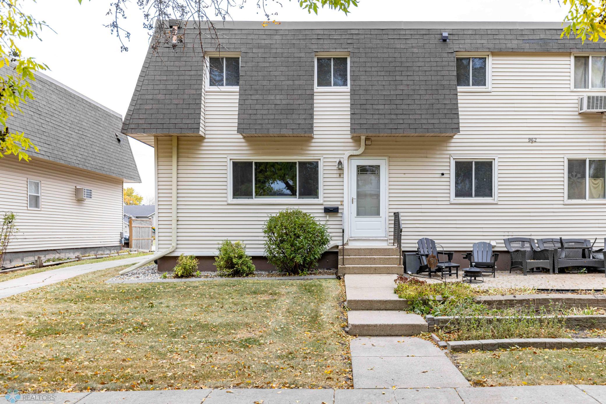 962 5th Ave W #B