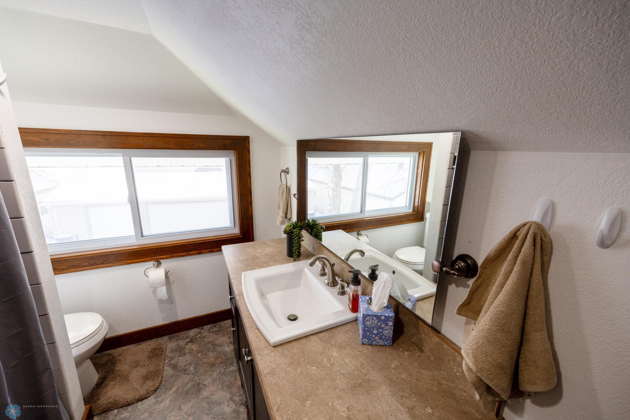 2nd Floor Full Bath