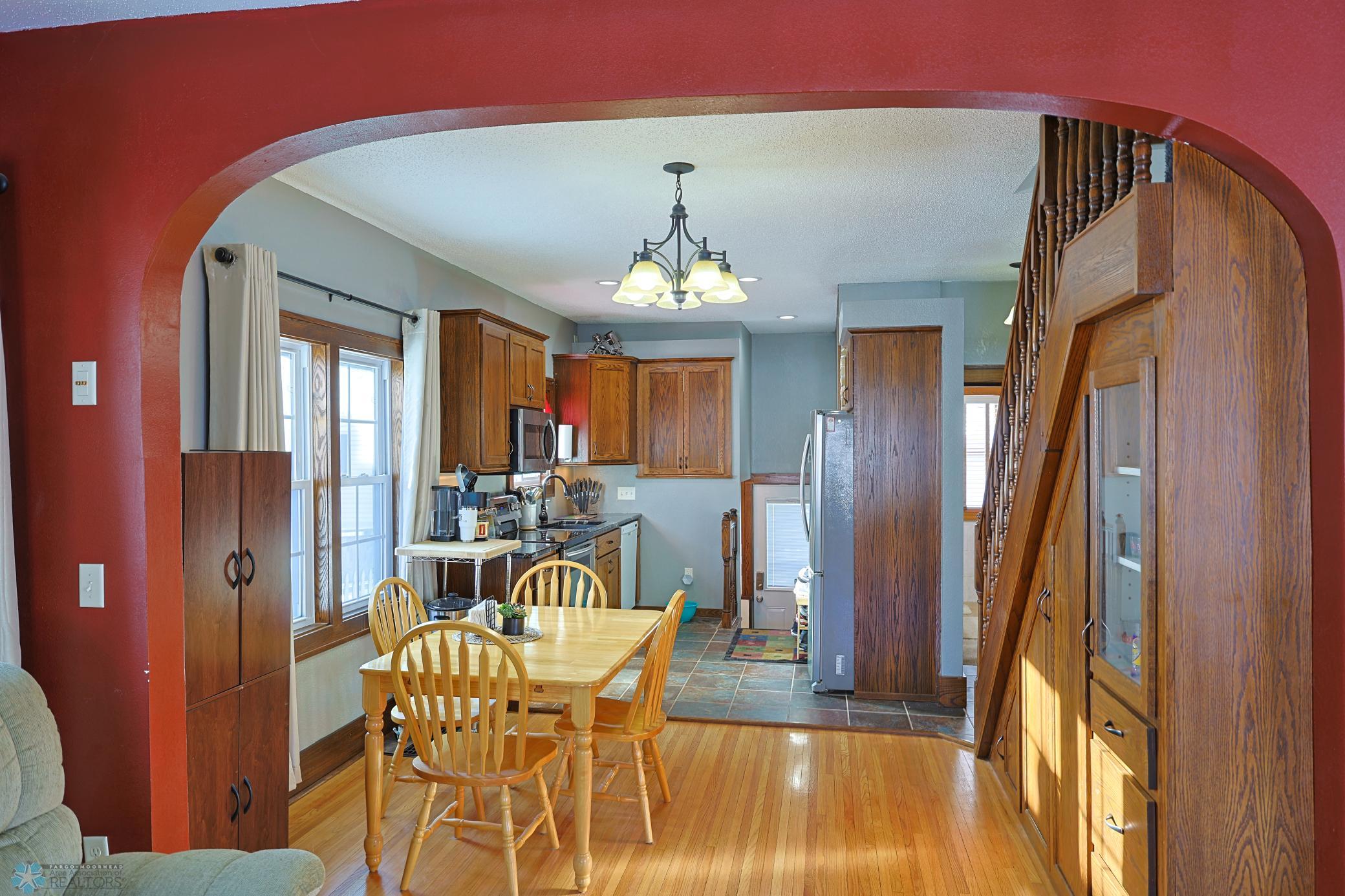 Dining & Kitchen Area