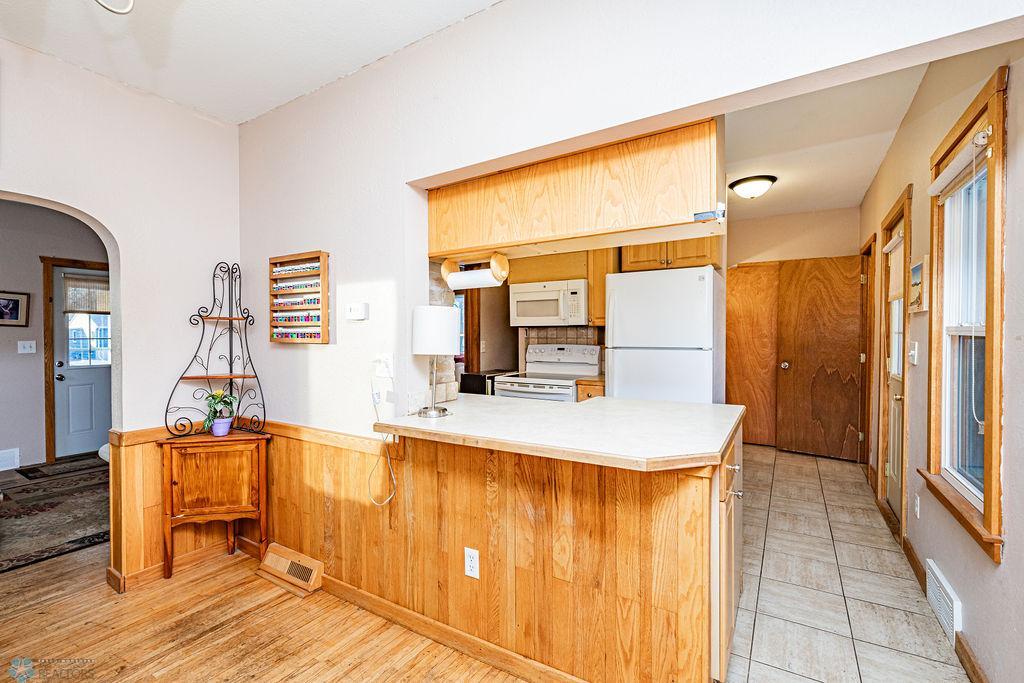Breakfast bar into Kitchen