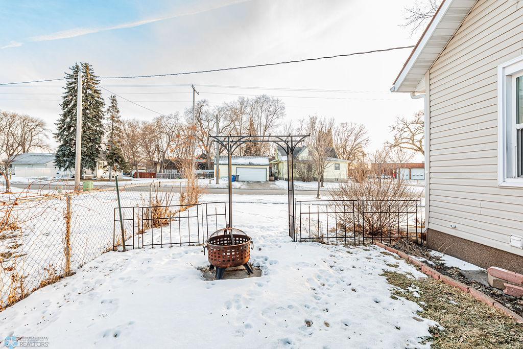 Backyard & Side yard