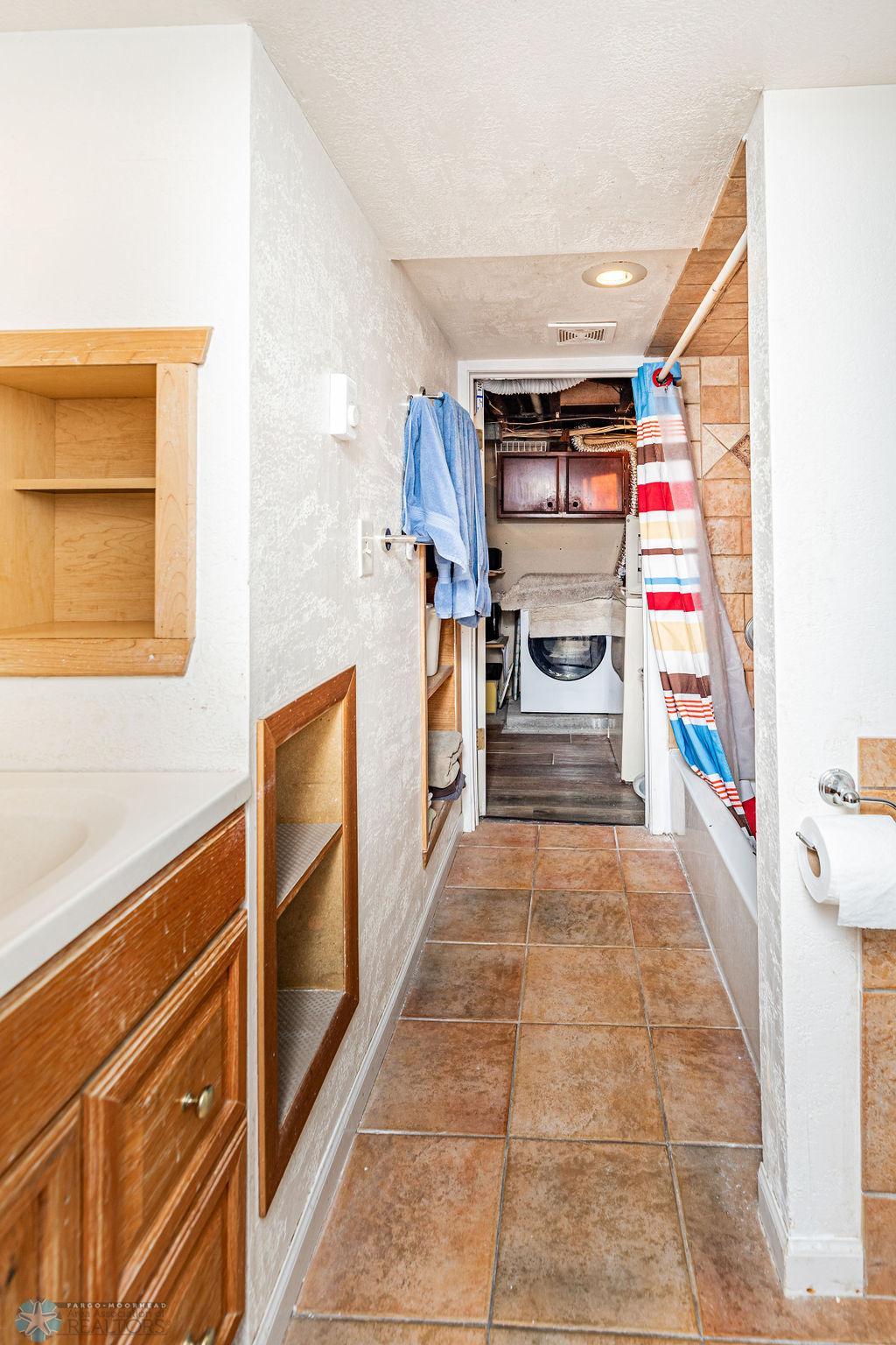 Full Bathroom w/heated floors