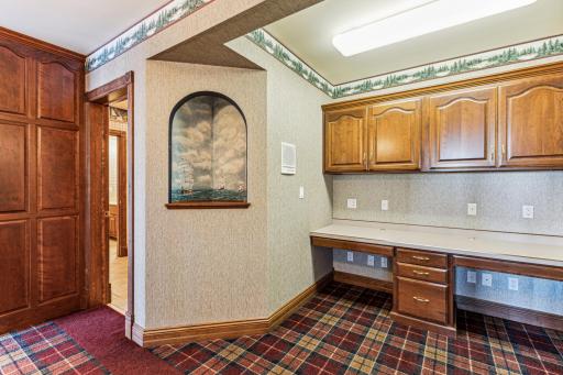 275 Lake Avenue S, Spicer, MN 56288