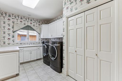 275 Lake Avenue S, Spicer, MN 56288