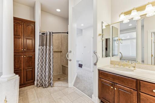 275 Lake Avenue S, Spicer, MN 56288