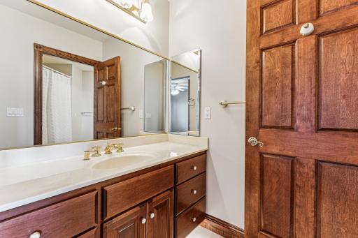275 Lake Avenue S, Spicer, MN 56288