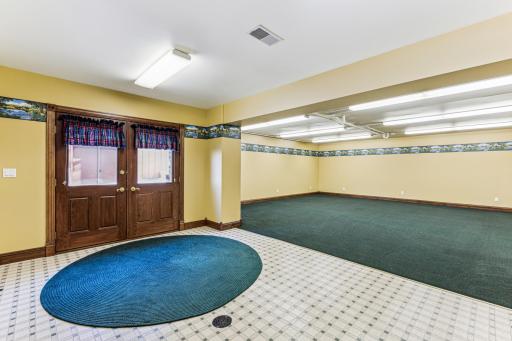 275 Lake Avenue S, Spicer, MN 56288