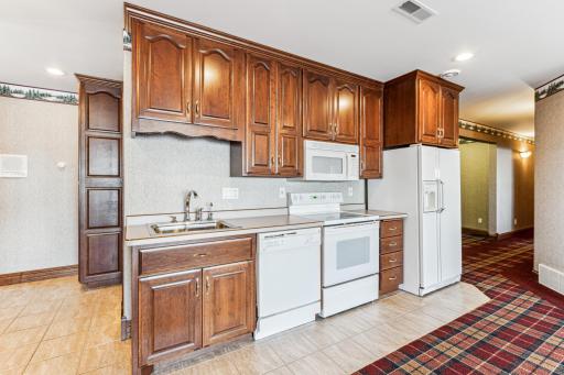 275 Lake Avenue S, Spicer, MN 56288