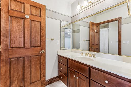 275 Lake Avenue S, Spicer, MN 56288