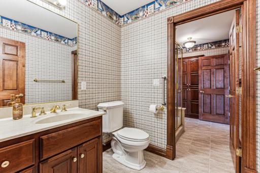 275 Lake Avenue S, Spicer, MN 56288