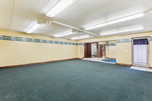 275 Lake Avenue S, Spicer, MN 56288