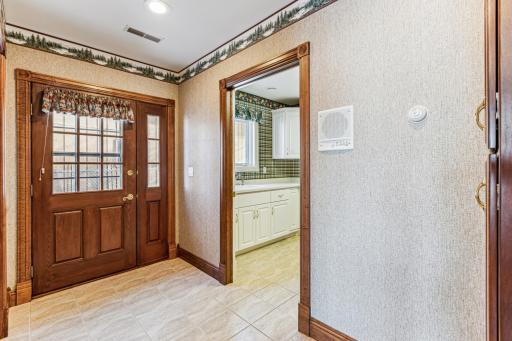 275 Lake Avenue S, Spicer, MN 56288