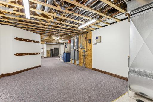 275 Lake Avenue S, Spicer, MN 56288