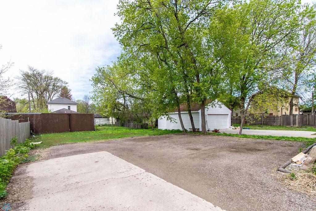 parking/Backyard