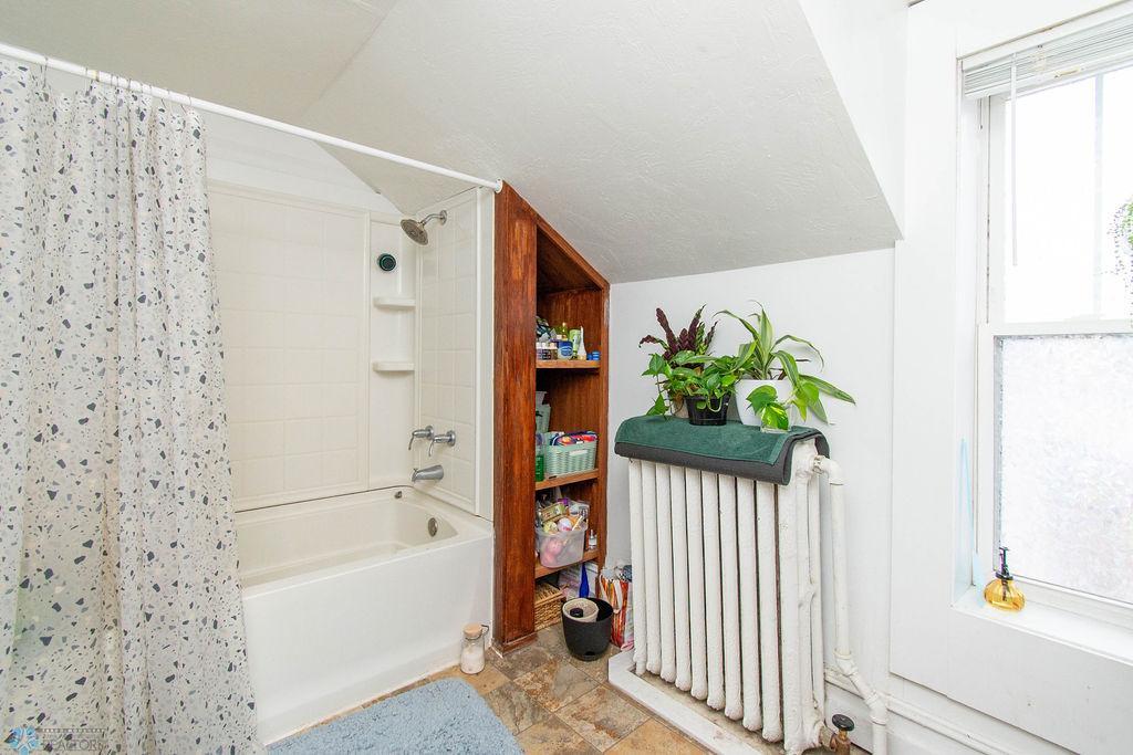 Unit 2 bathroom