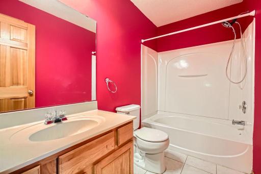 213 heritage lane - MLS Sized - 027 - 27 3rd Floor Bathroom - Copy.jpg