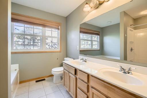 213 heritage lane - MLS Sized - 022 - 21 3rd Floor Primary Bathroom - Copy.jpg