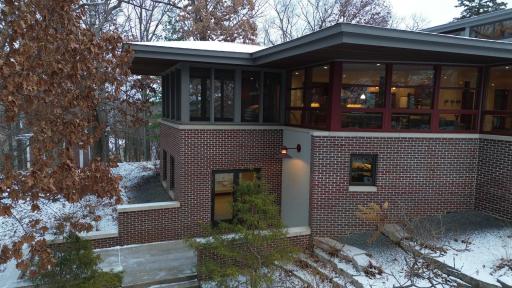 Screened Porch "Treehouse" and Outdoor Porch for Peace and Relaxation