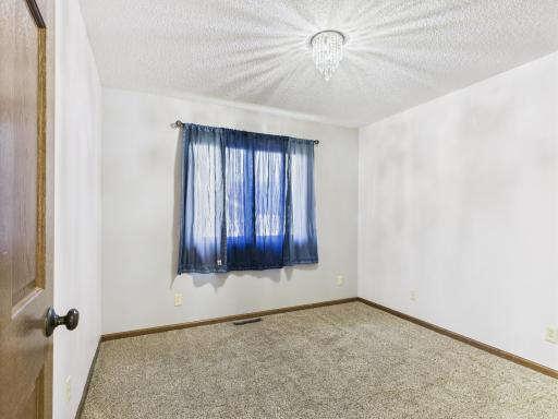 408 6th Avenue SW, Warroad, MN 56763