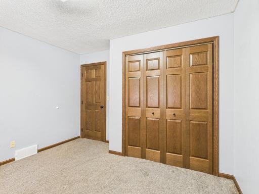 408 6th Avenue SW, Warroad, MN 56763